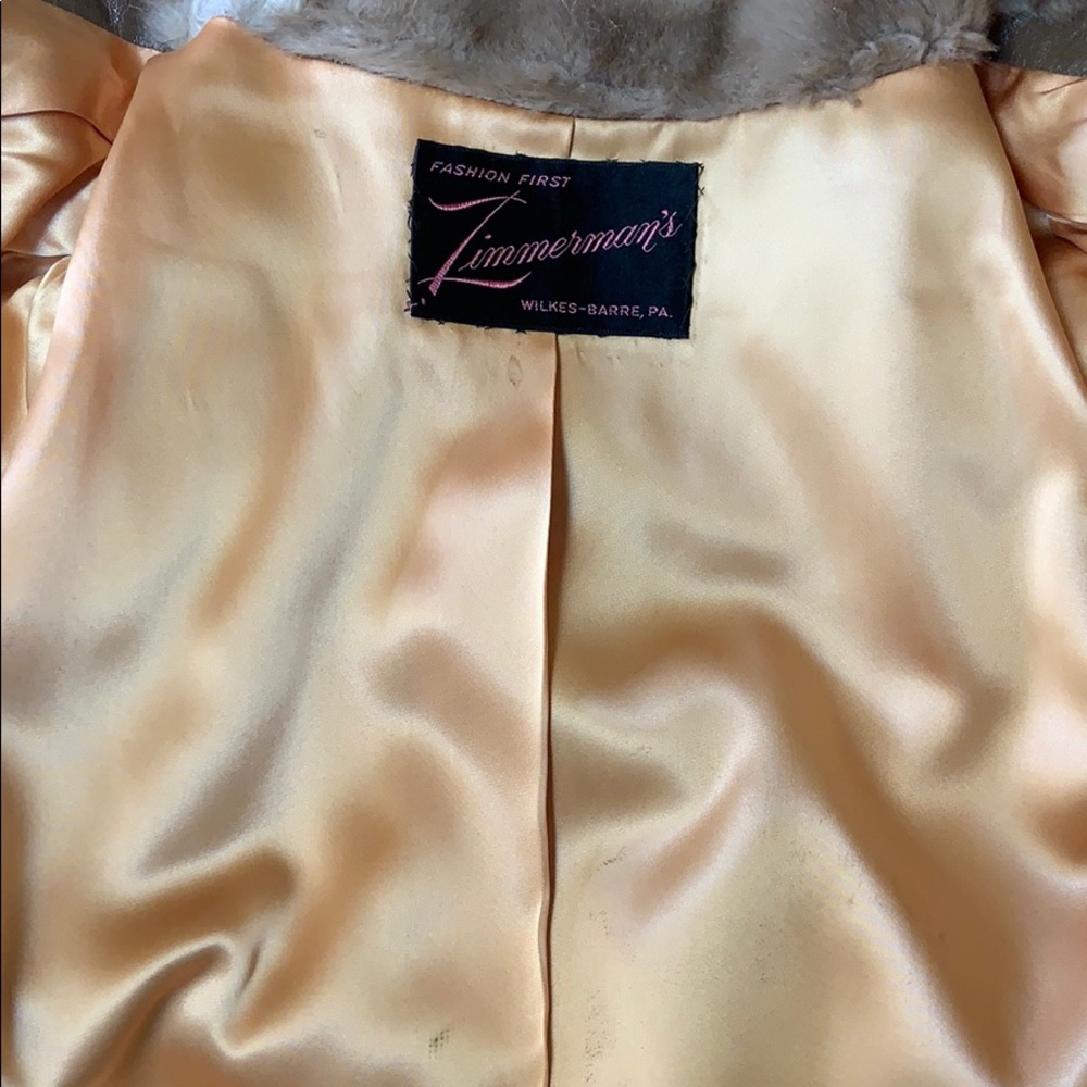 Amazing Vintage Faux Fur Coat - Picture 4 of 12